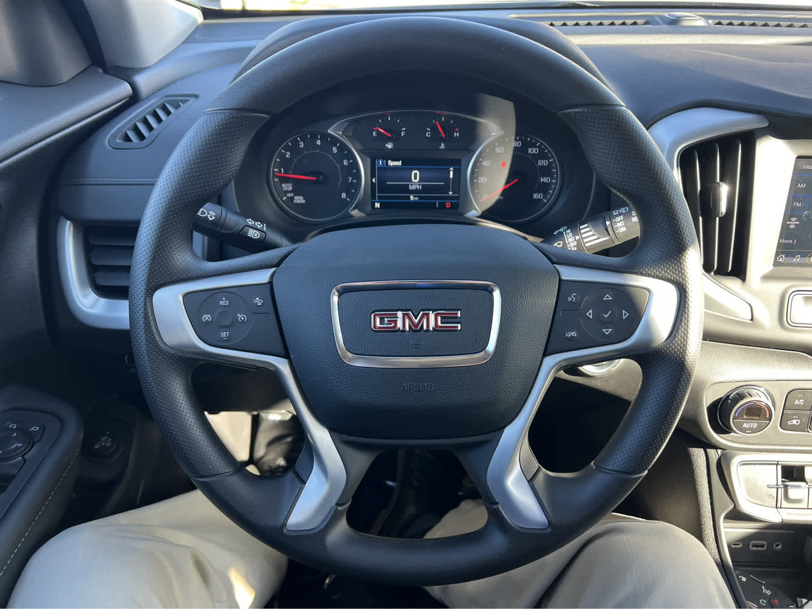 New 2024 GMC Terrain SLE w/ Driver Convenience Package FWD image 16