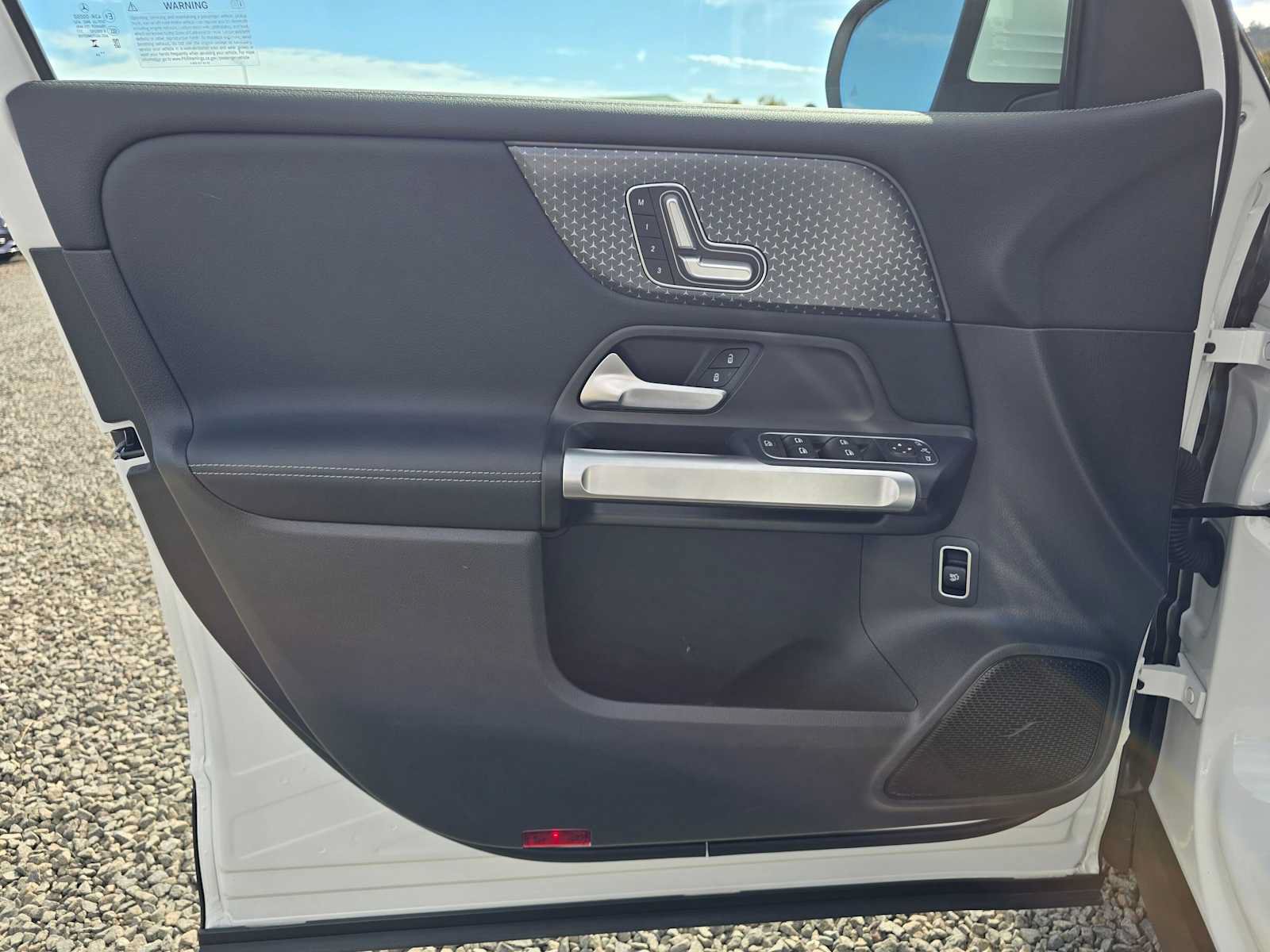 Used 2024 Mercedes-Benz EQB 250+ image 19