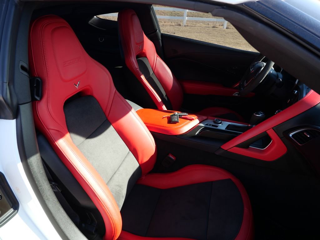 Used 2017 Chevrolet Corvette Z06 w/ Z07 Performance Package image 15