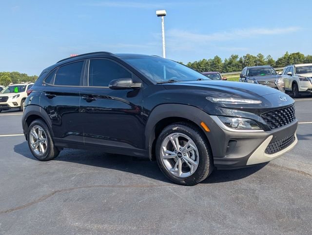 Used 2022 Hyundai Kona SEL FWD image 2