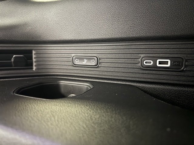 Used 2023 Jeep Wagoneer Series III w/ Premium Group I image 31