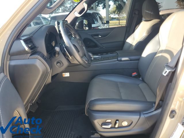 Used 2025 Lexus LX 700h Overtrail w/ Accessory Package (Z1) AWD/4WD image 20