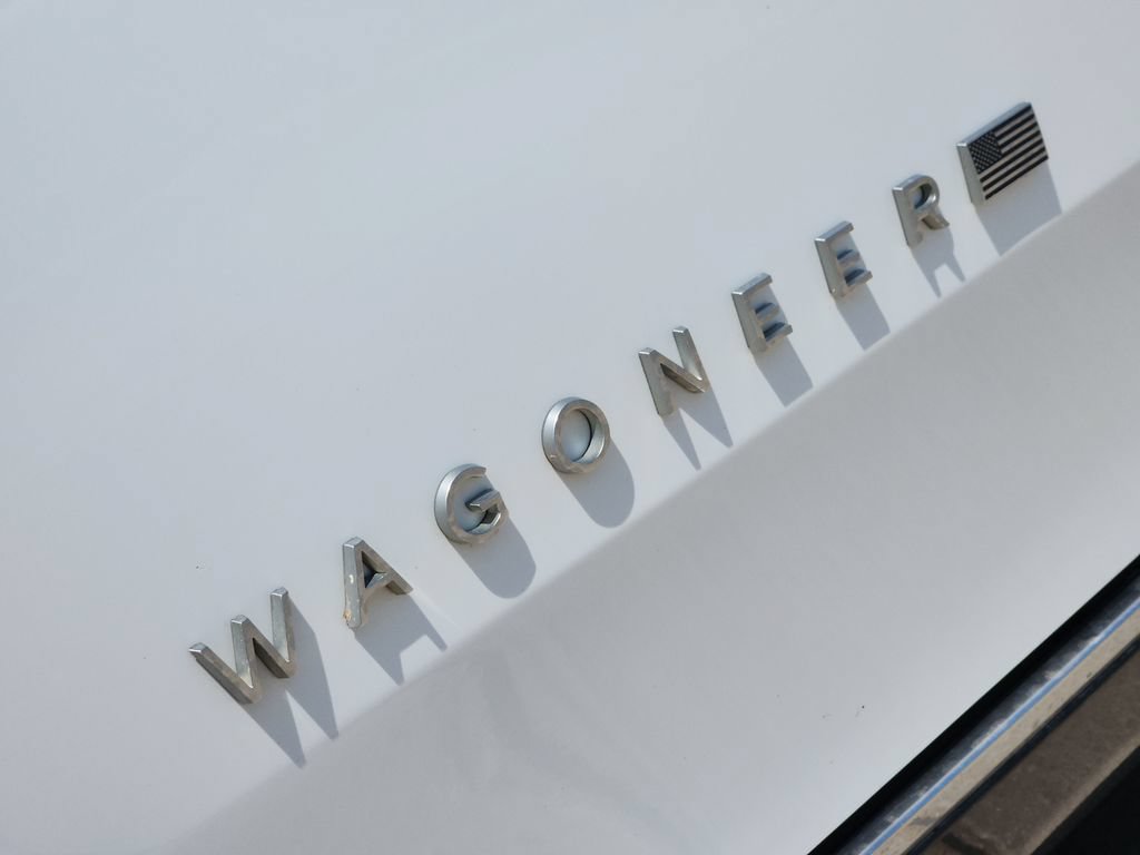 Used 2022 Jeep Wagoneer Series III w/ Premium Group I AWD/4WD image 21