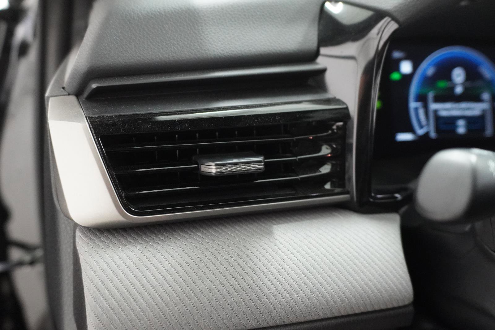 Used 2025 Toyota Camry SE FWD image 17