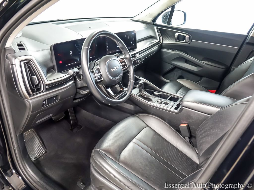 Used 2024 Kia Sorento S image 10
