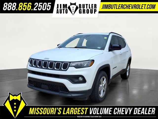 Used 2024 Jeep Compass Latitude AWD/4WD image 1