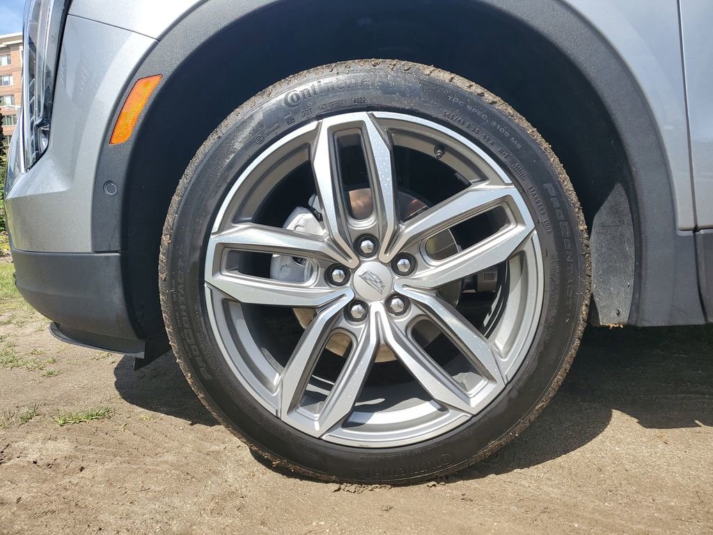 Used 2023 Cadillac XT4 Sport w/ Enhanced Visibility Package image 7