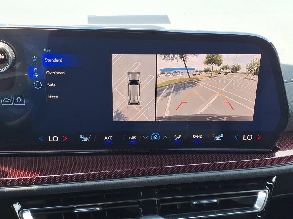 New 2026 Chevrolet Traverse Z71 w/ Driver Confidence Package image 12