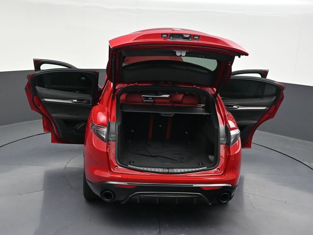 Used 2024 Alfa Romeo Stelvio Veloce AWD/4WD image 38