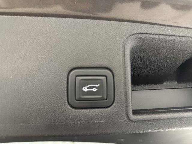 Used 2020 GMC Terrain SLE w/ Driver Convenience Package image 27