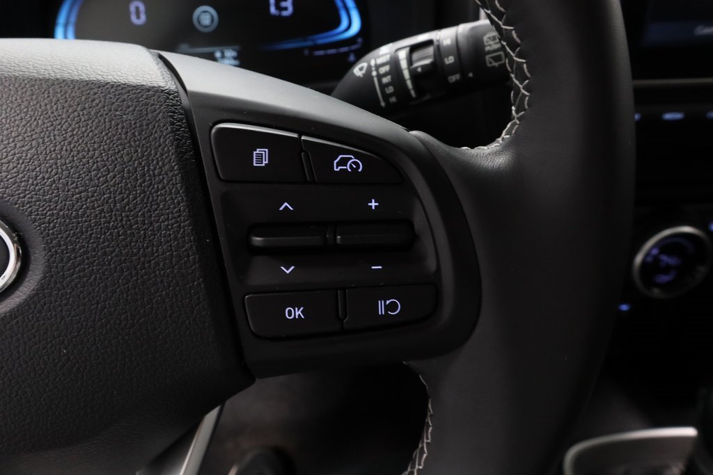 Certified 2025 Hyundai Venue SEL image 27