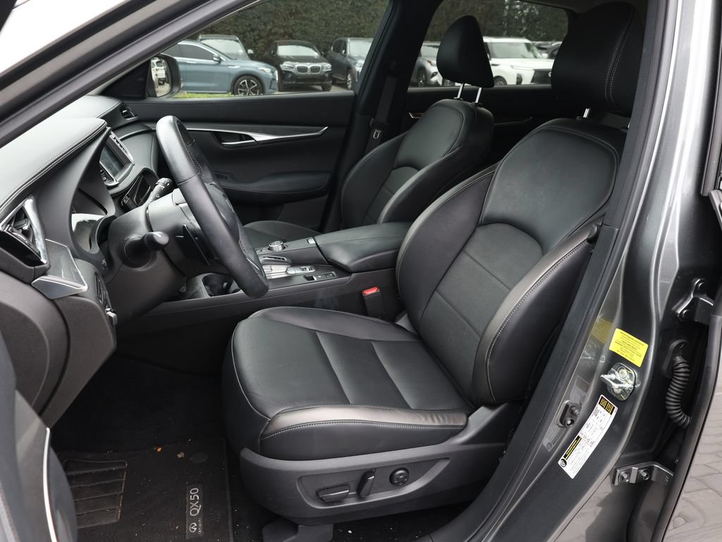 Certified 2025 INFINITI QX50 Luxe AWD/4WD image 16