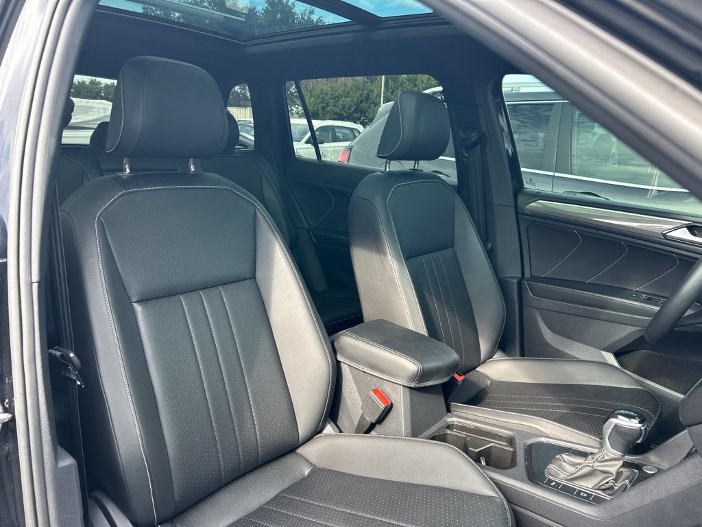 Certified 2023 Volkswagen Tiguan SE R-Line FWD image 45
