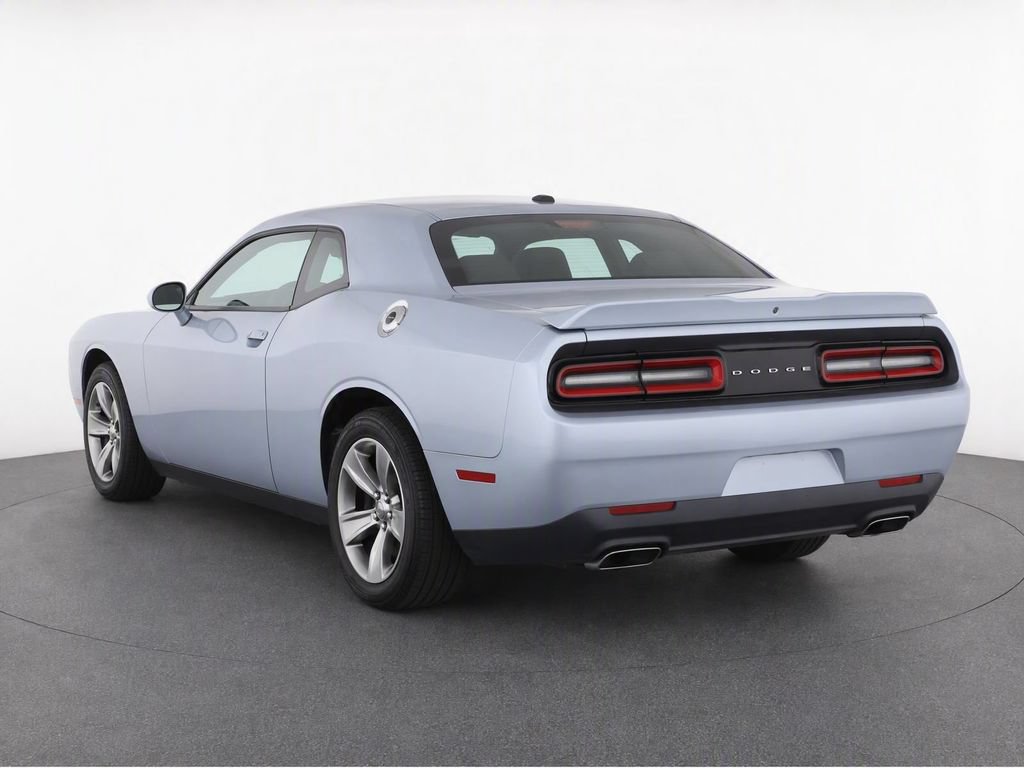 Used 2020 Dodge Challenger SXT RWD image 4