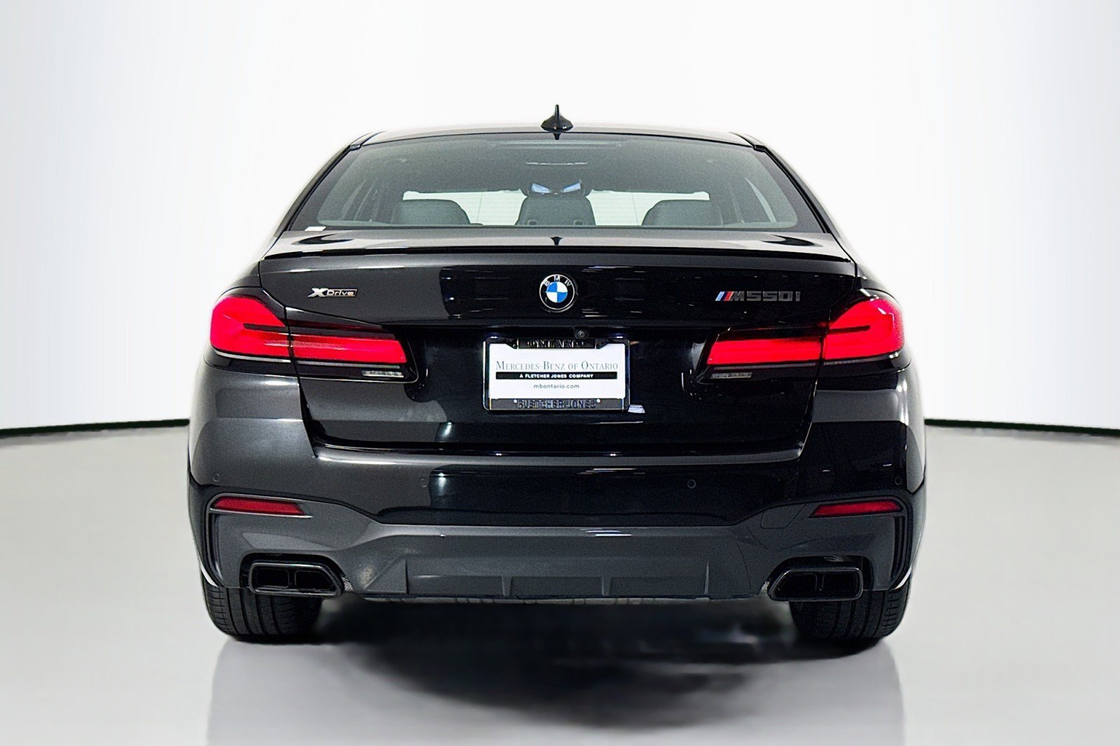Used 2023 BMW M550i xDrive image 4