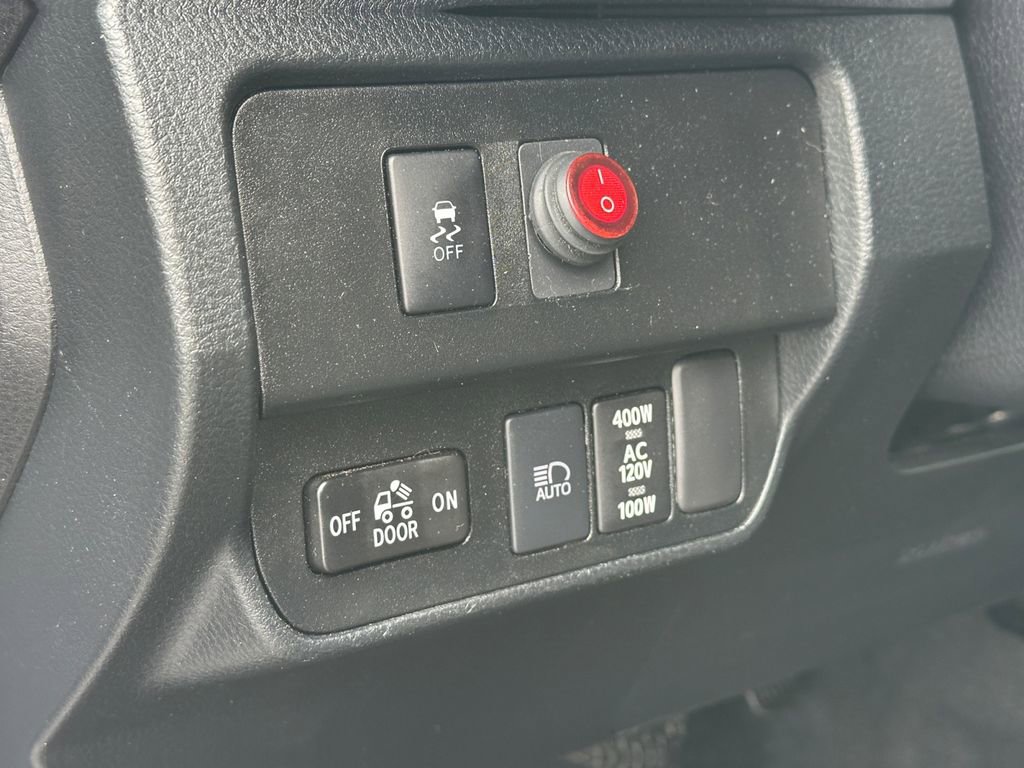 Used 2021 Toyota Tacoma TRD Off-Road w/ Technology Package AWD/4WD image 17