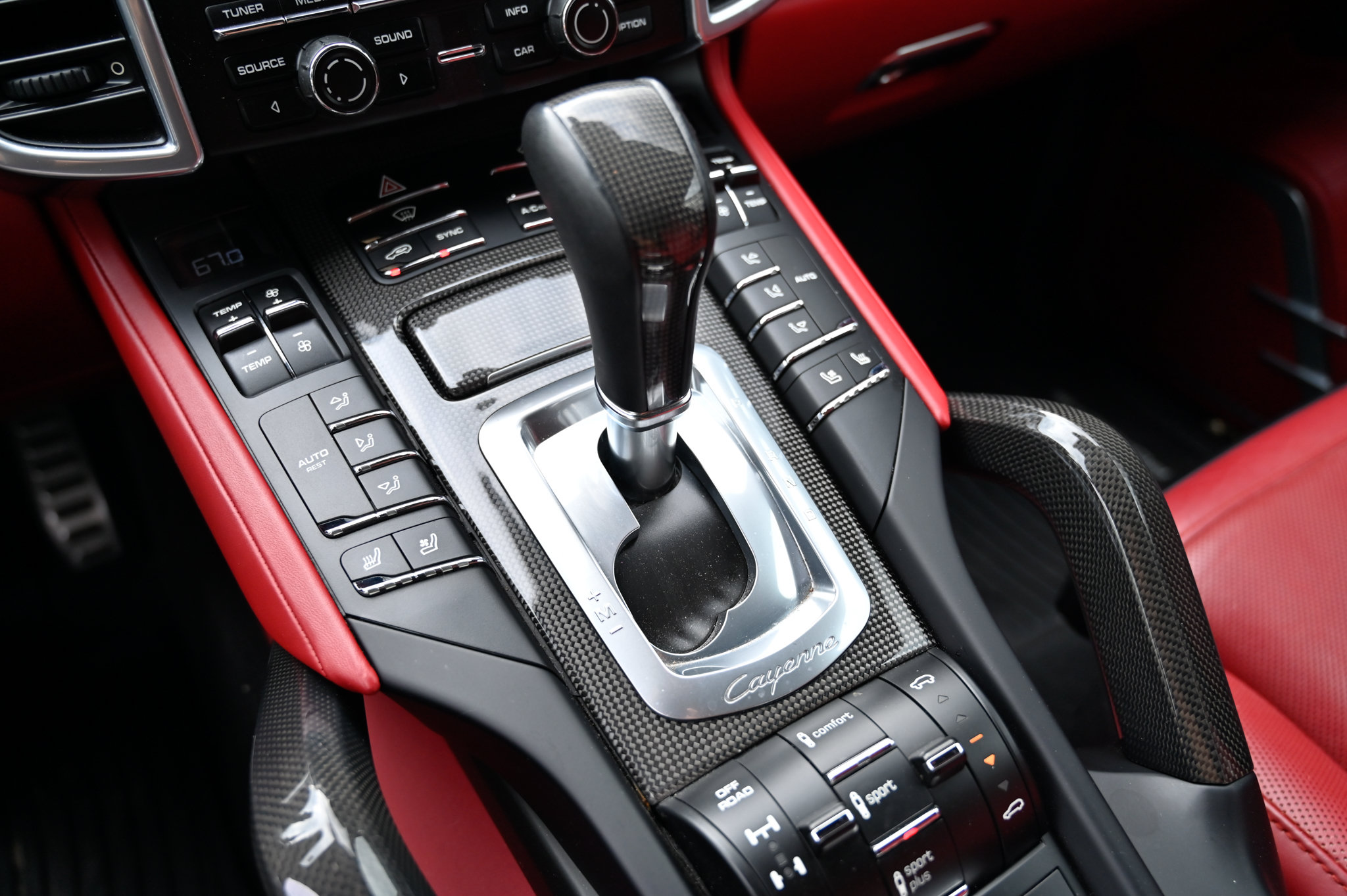 Used 2016 Porsche Cayenne Turbo S AWD/4WD image 30