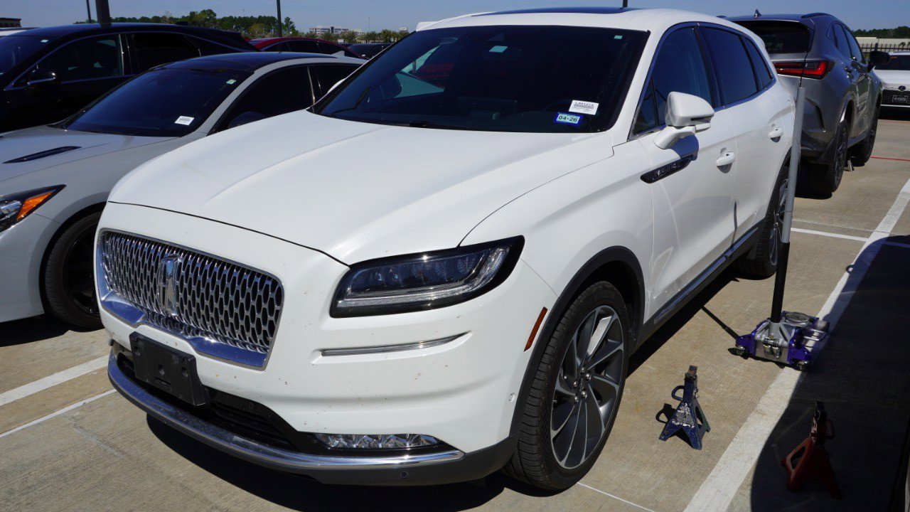 Used 2023 Lincoln Nautilus Reserve w/ Equipment Group 202A image 1