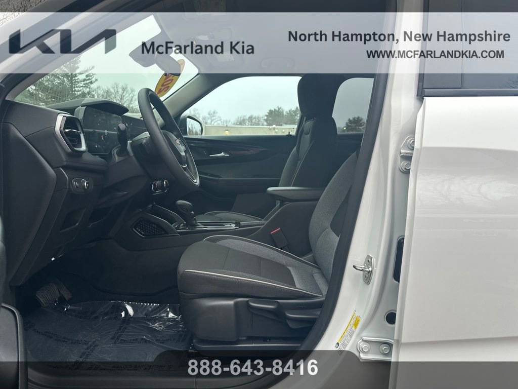 Used 2024 Chevrolet TrailBlazer LS w/ LS Convenience Package image 11
