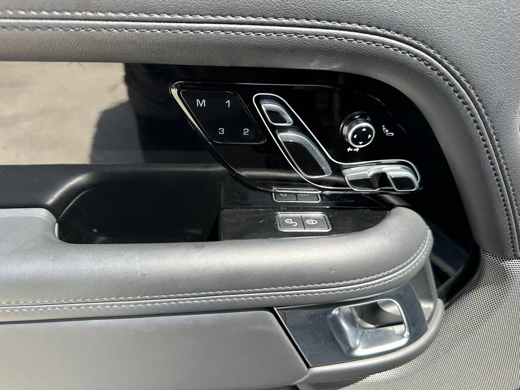 Used 2019 Land Rover Range Rover HSE AWD/4WD image 16