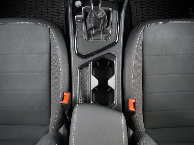 Used 2024 Volkswagen Taos SE image 22