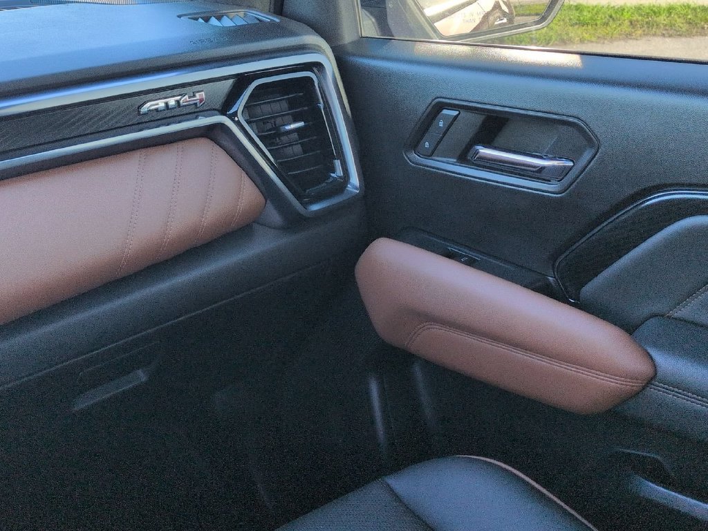Used 2023 GMC Canyon AT4 w/ AT4 Premium Package AWD/4WD image 23
