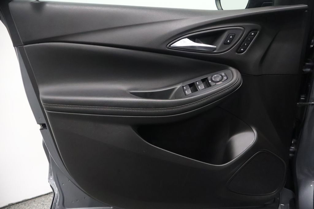 Used 2020 Buick Encore GX Essence w/ Experience Buick Package image 12