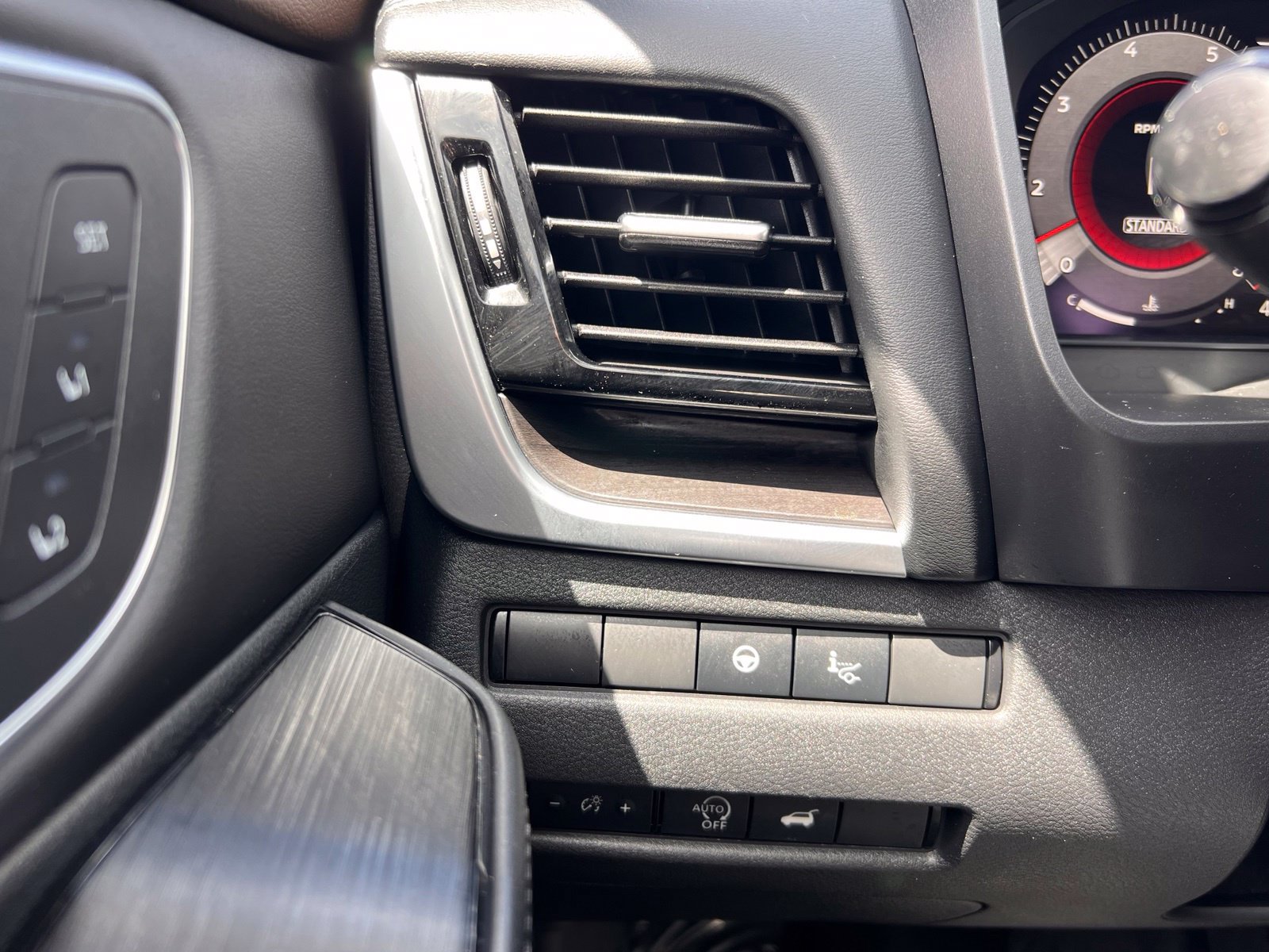 Used 2023 Nissan Rogue Platinum w/ Platinum Premium Package FWD image 41