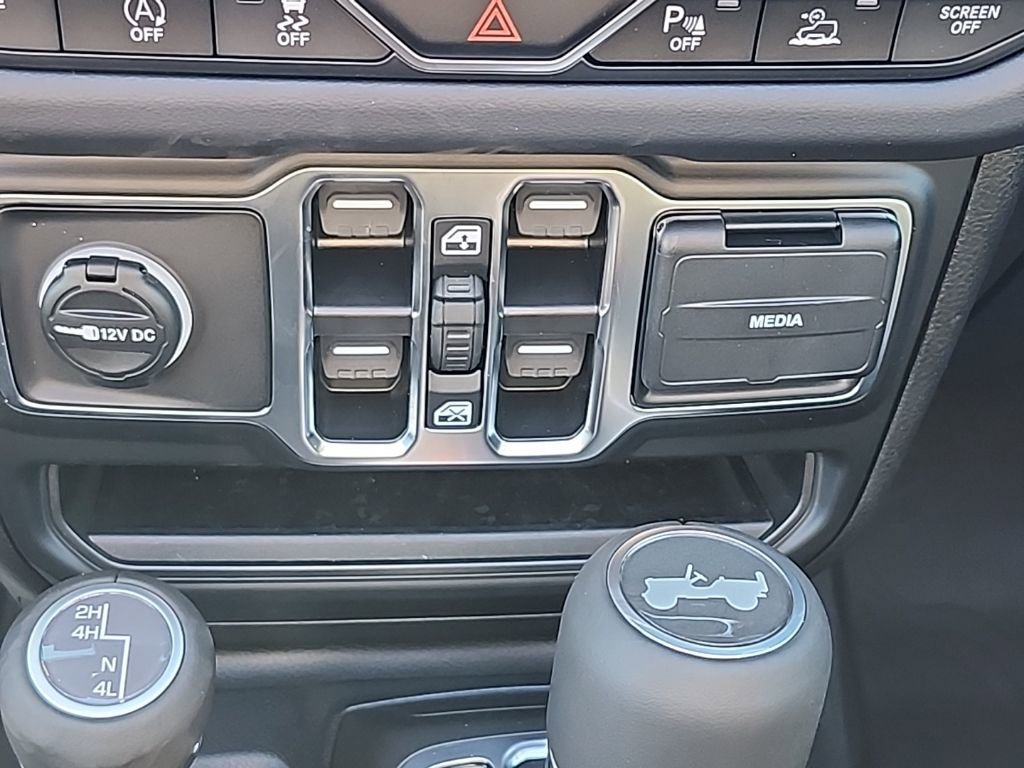 New 2026 Jeep Wrangler Unlimited Sahara AWD/4WD image 35