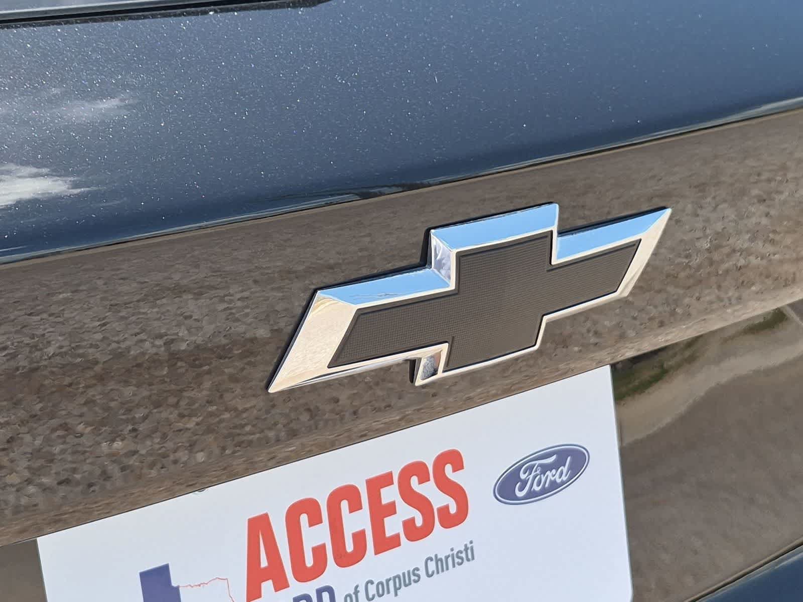 Used 2025 Chevrolet Trax RS FWD image 28