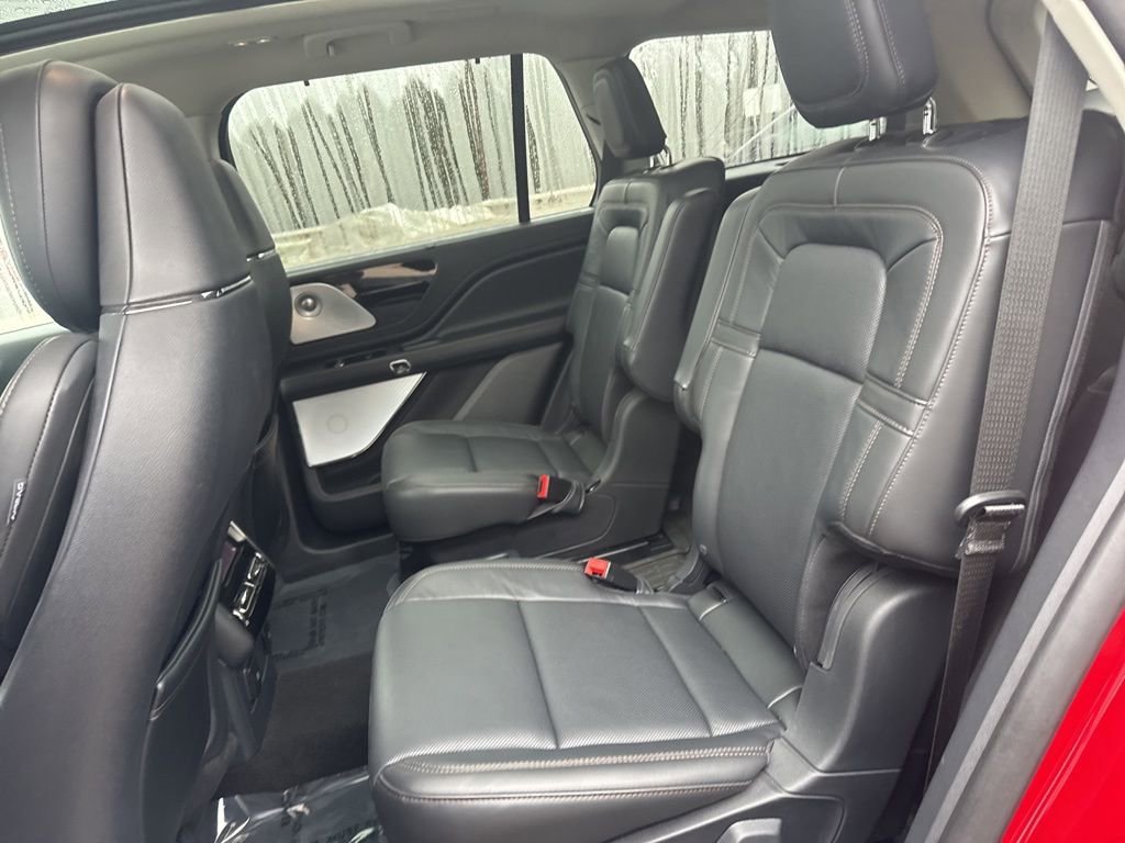 Used 2025 Lincoln Aviator Reserve w/ Equipment Group 201A image 18
