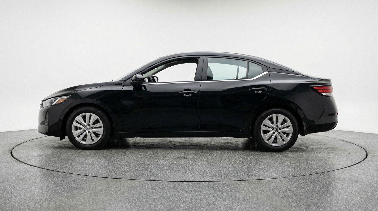 Used 2025 Nissan Sentra S image 5