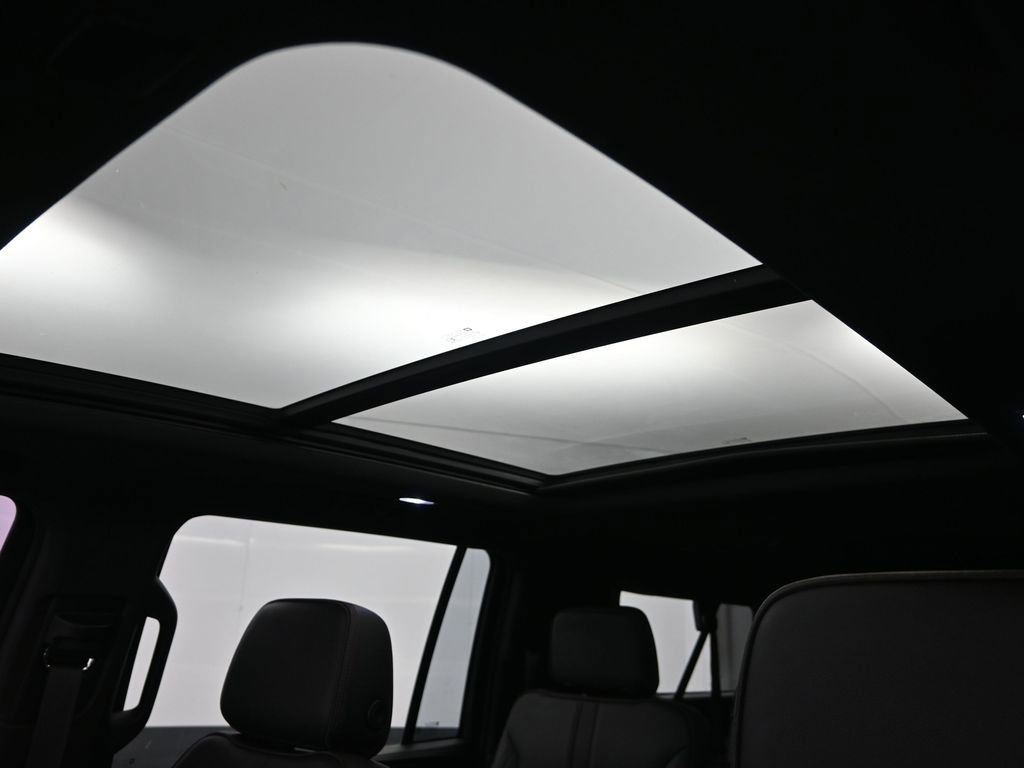 Used 2022 Chevrolet Suburban RST w/ Sport Performance Package AWD/4WD image 28