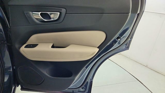 New 2026 Volvo XC60 T8 Plus w/ Climate Package PRO AWD/4WD image 33