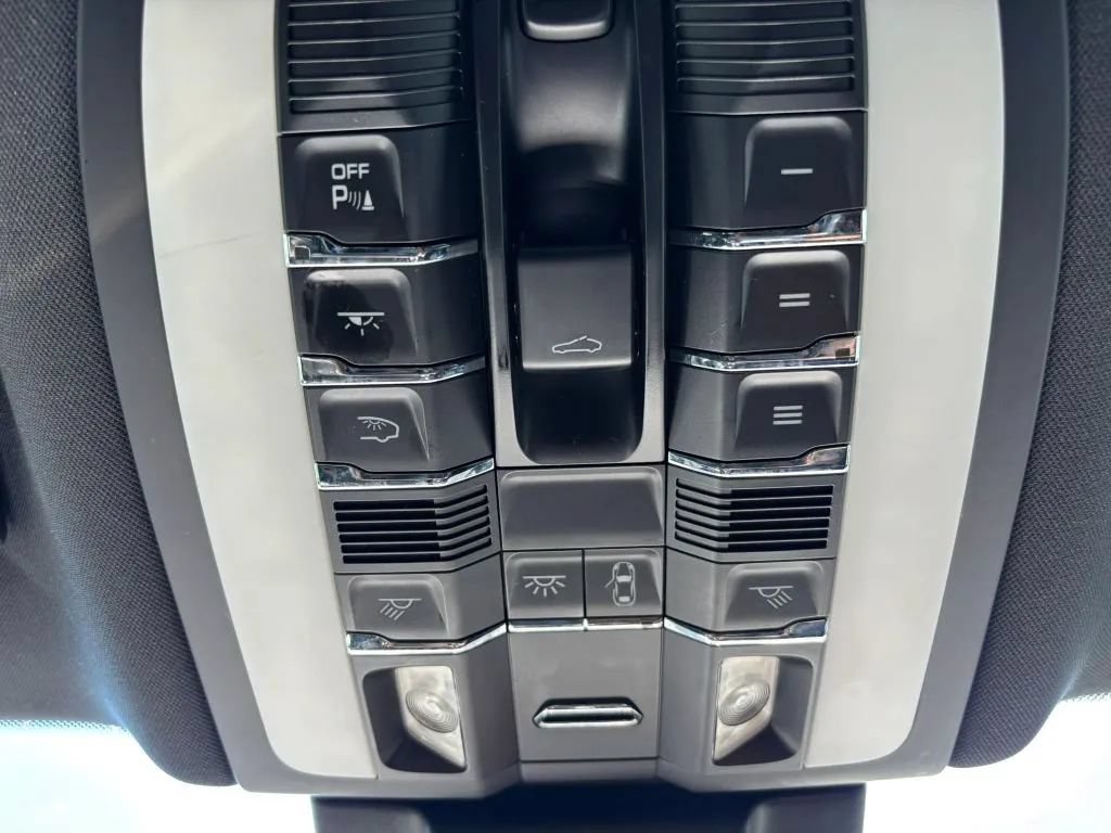 Used 2017 Porsche Macan S AWD/4WD image 24