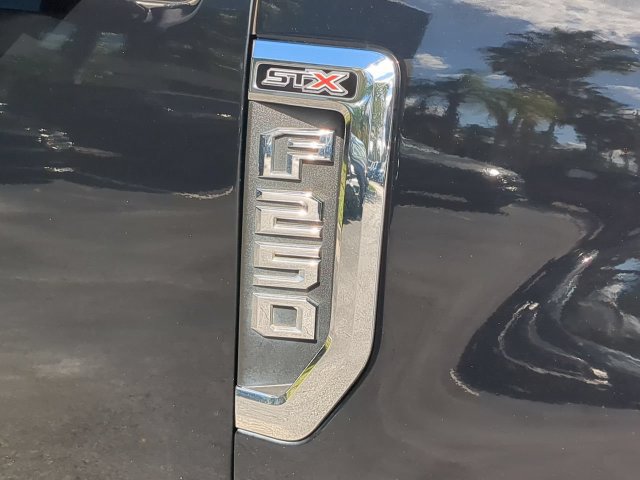 Used 2021 Ford F250 XL w/ STX Appearance Package AWD/4WD image 13