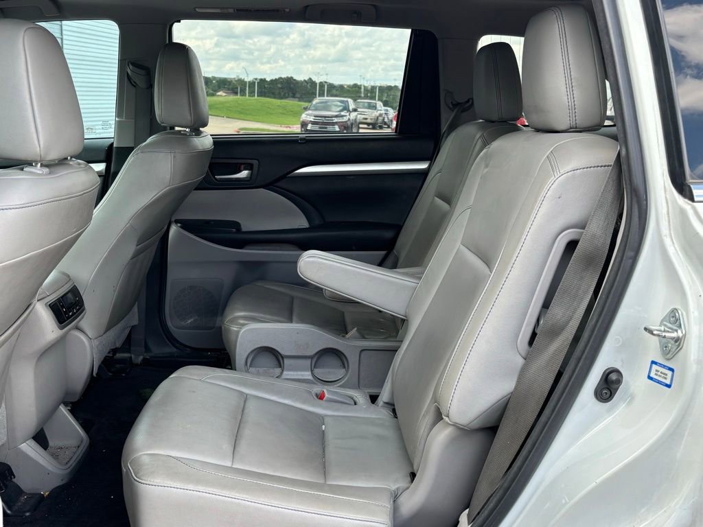 Used 2018 Toyota Highlander XLE FWD image 8