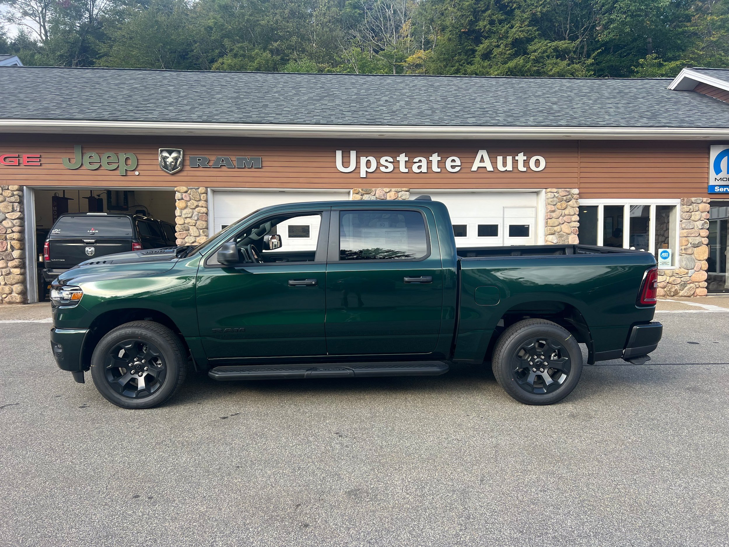 New 2026 RAM 1500 Express AWD/4WD image 8