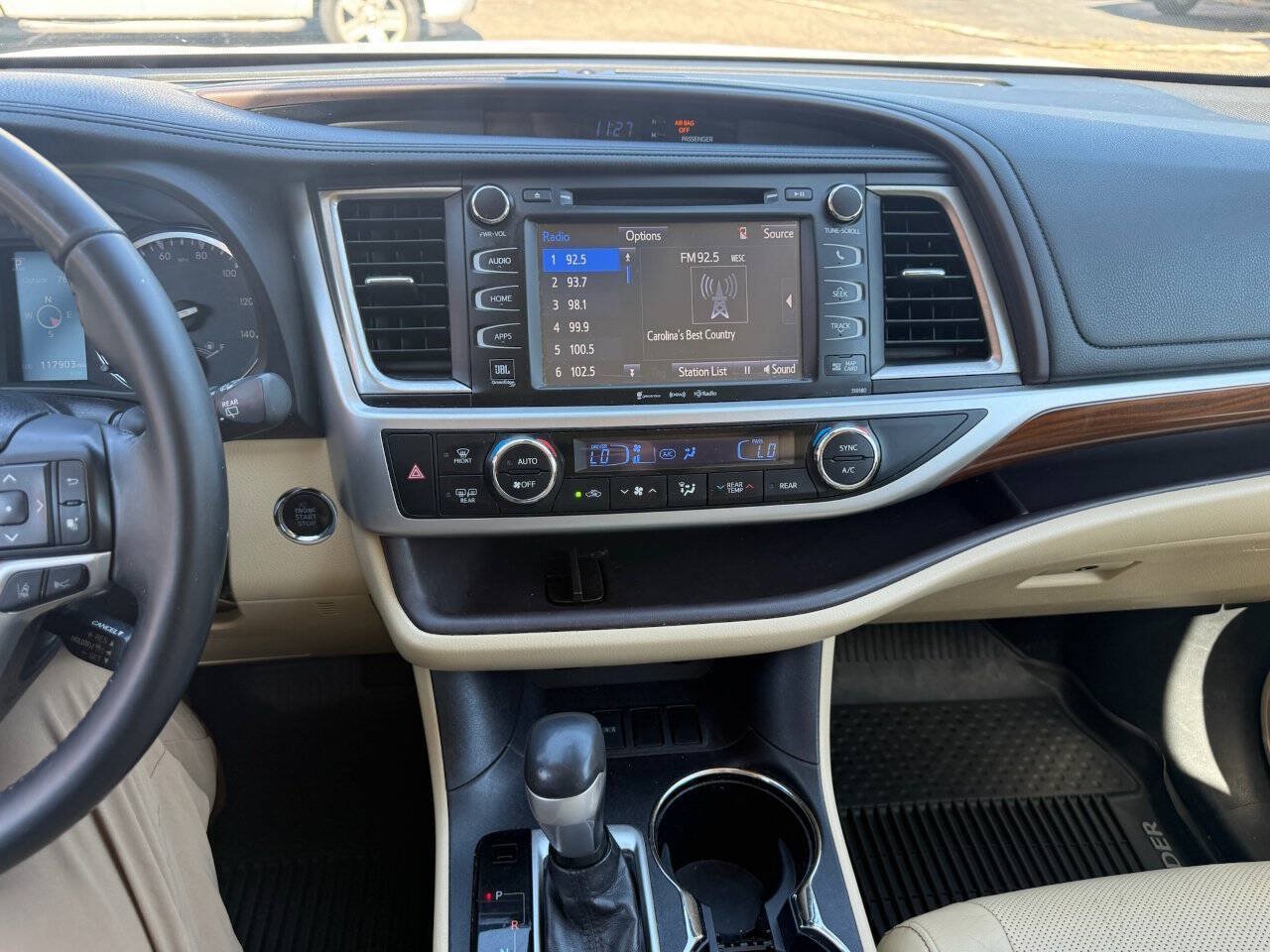 Used 2017 Toyota Highlander Limited FWD image 12