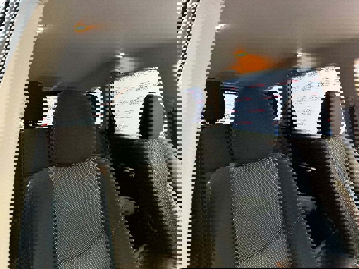 Used 2019 Nissan Pathfinder SV image 46