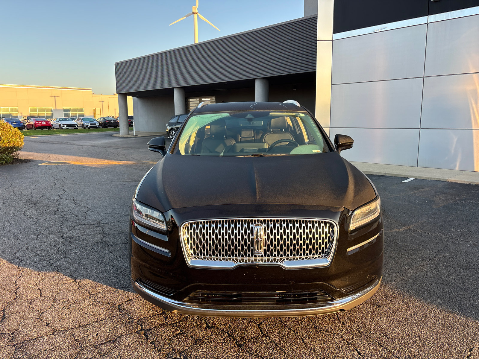Used 2023 Lincoln Nautilus FWD image 2