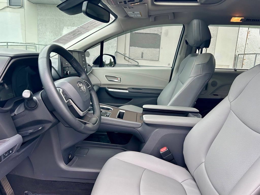 Certified 2022 Toyota Sienna XLE w/ XLE Plus Package FWD image 10