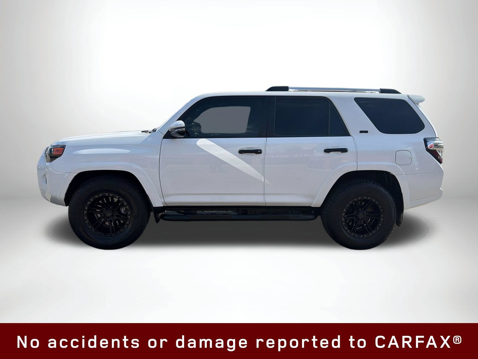 Used 2021 Toyota 4Runner SR5 Premium w/ Moonroof Package AWD/4WD image 3