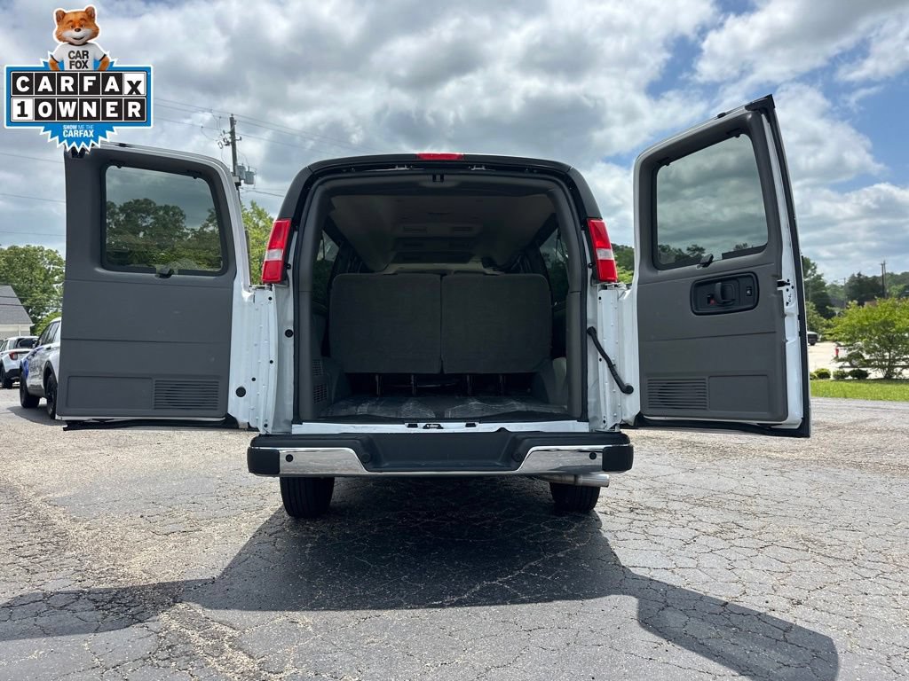Used 2025 Chevrolet Express 3500 LT w/ LT Preferred Equipment Group RWD image 13