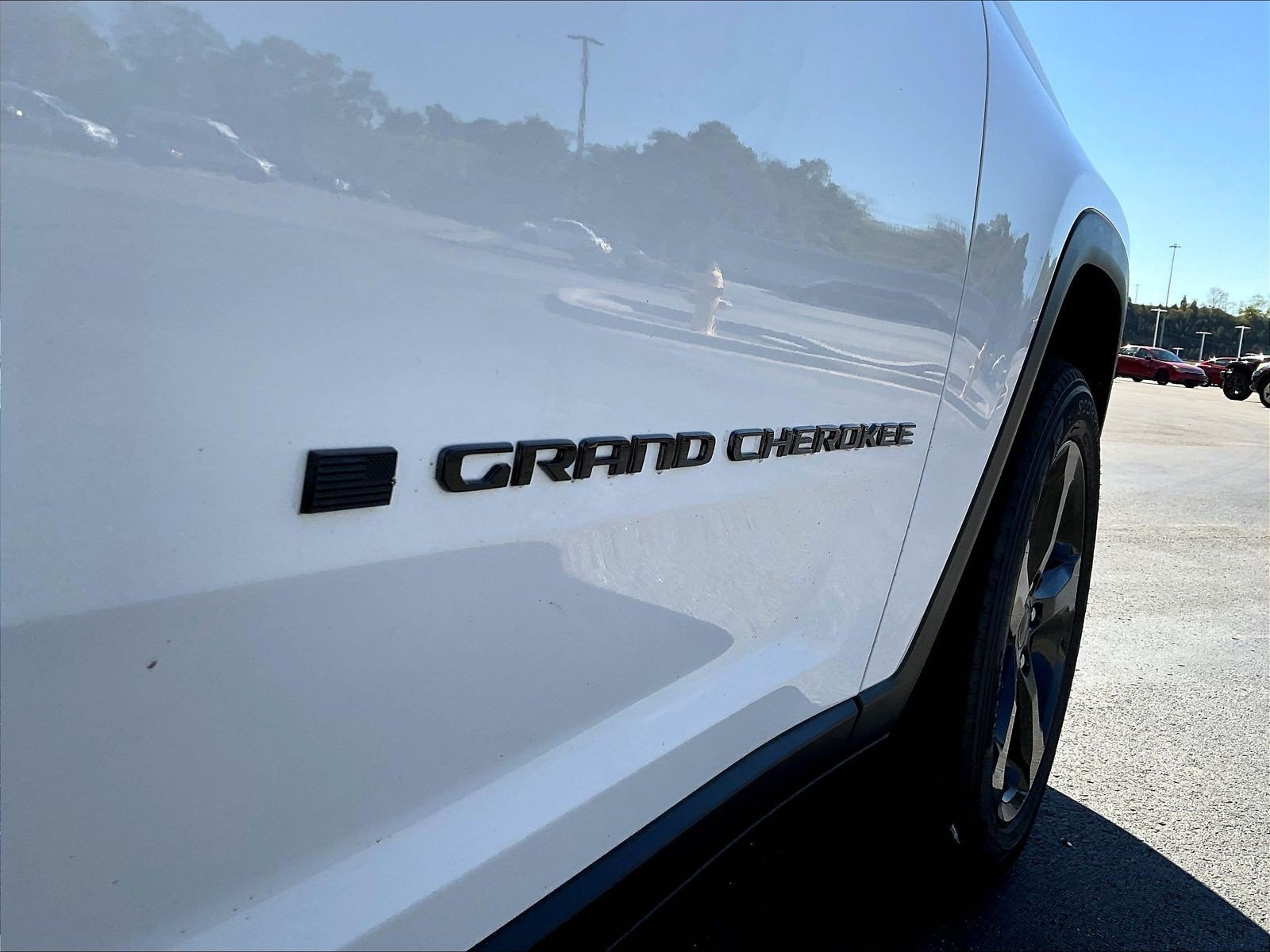 New 2027 Jeep Grand Cherokee Limited w/ Trailer Tow Package AWD/4WD image 14