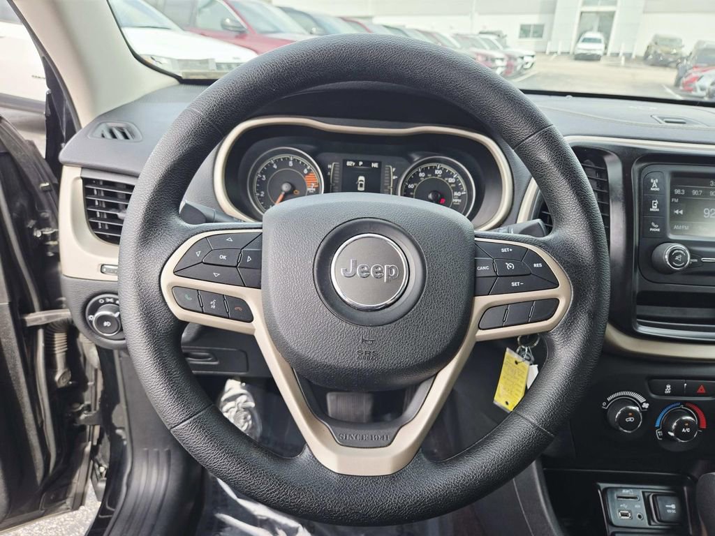 Used 2018 Jeep Cherokee Latitude image 18