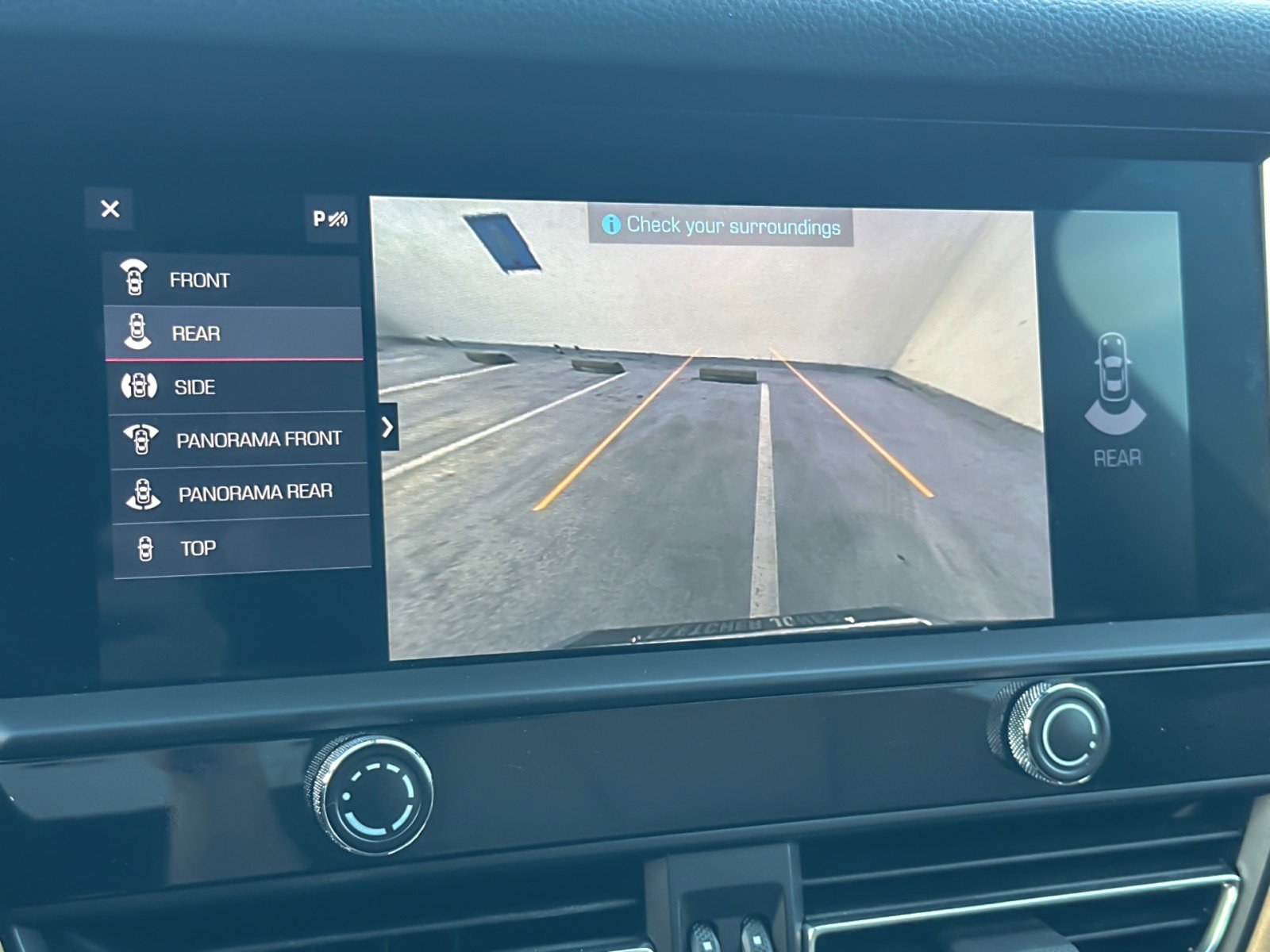 Certified 2023 Porsche Macan w/ Premium Package Plus image 20