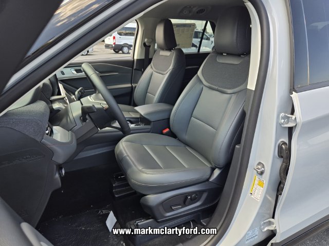 New 2026 Ford Explorer Active w/ Active Comfort Package AWD/4WD image 7