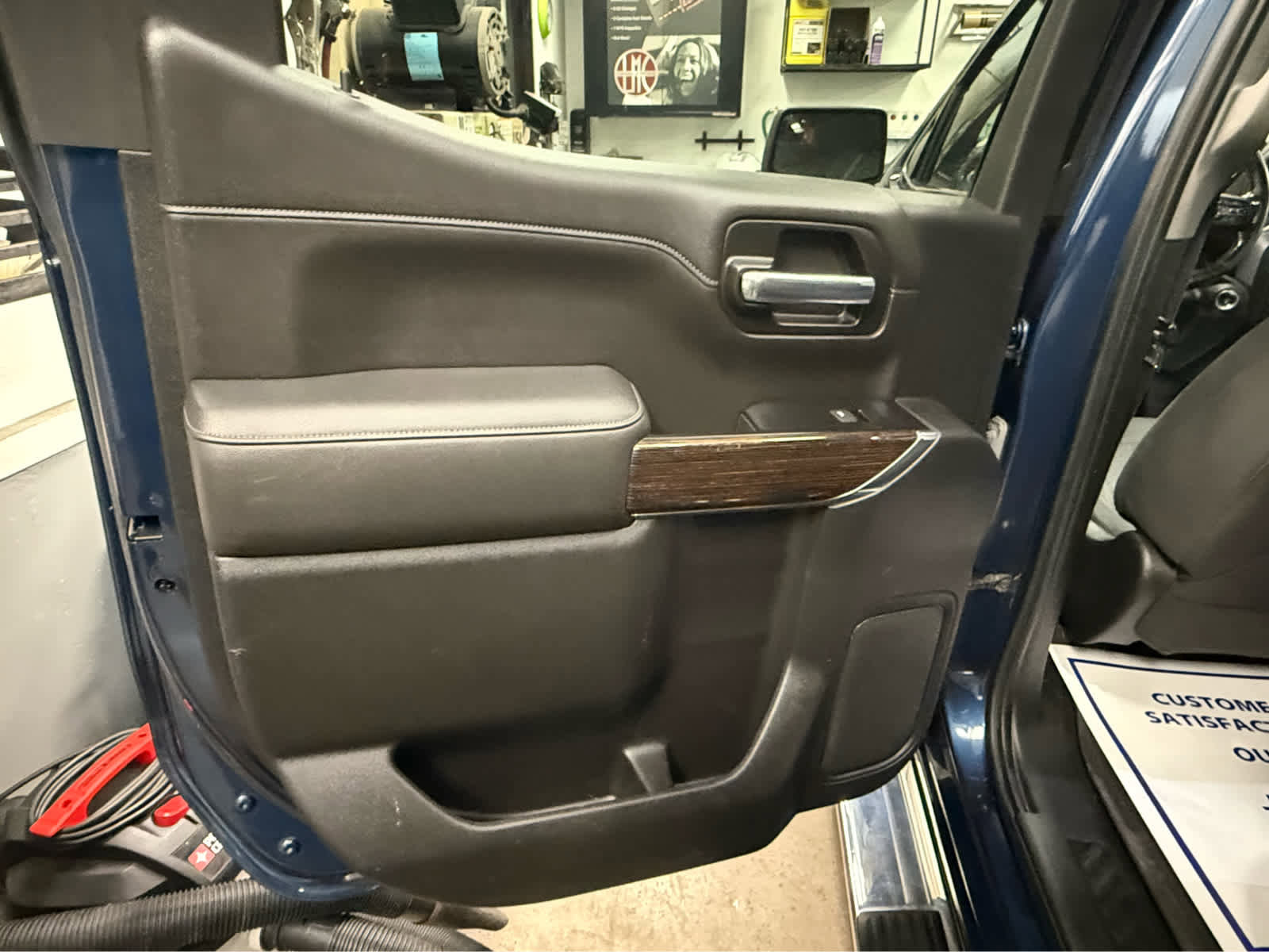 Used 2019 GMC Sierra 1500 SLE AWD/4WD image 19