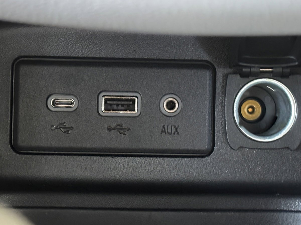 Used 2023 Chevrolet Equinox LS FWD image 6